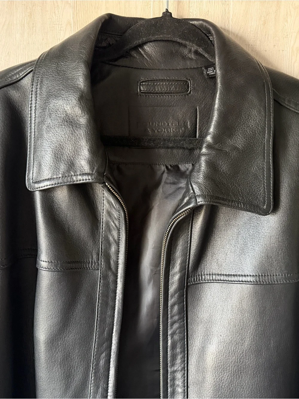 Roundtree & Yorke Black Leather Bomber Jacket